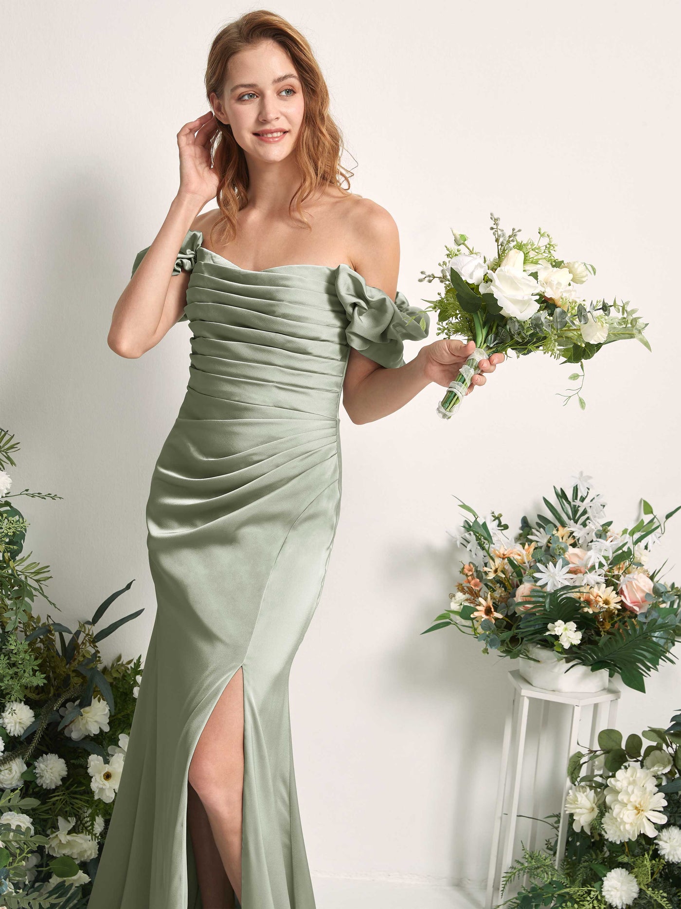 Carlyna Tubo Hasta el suelo Hombros caídos Vestido de dama de honor Verde Salvia #color_verde-salvia