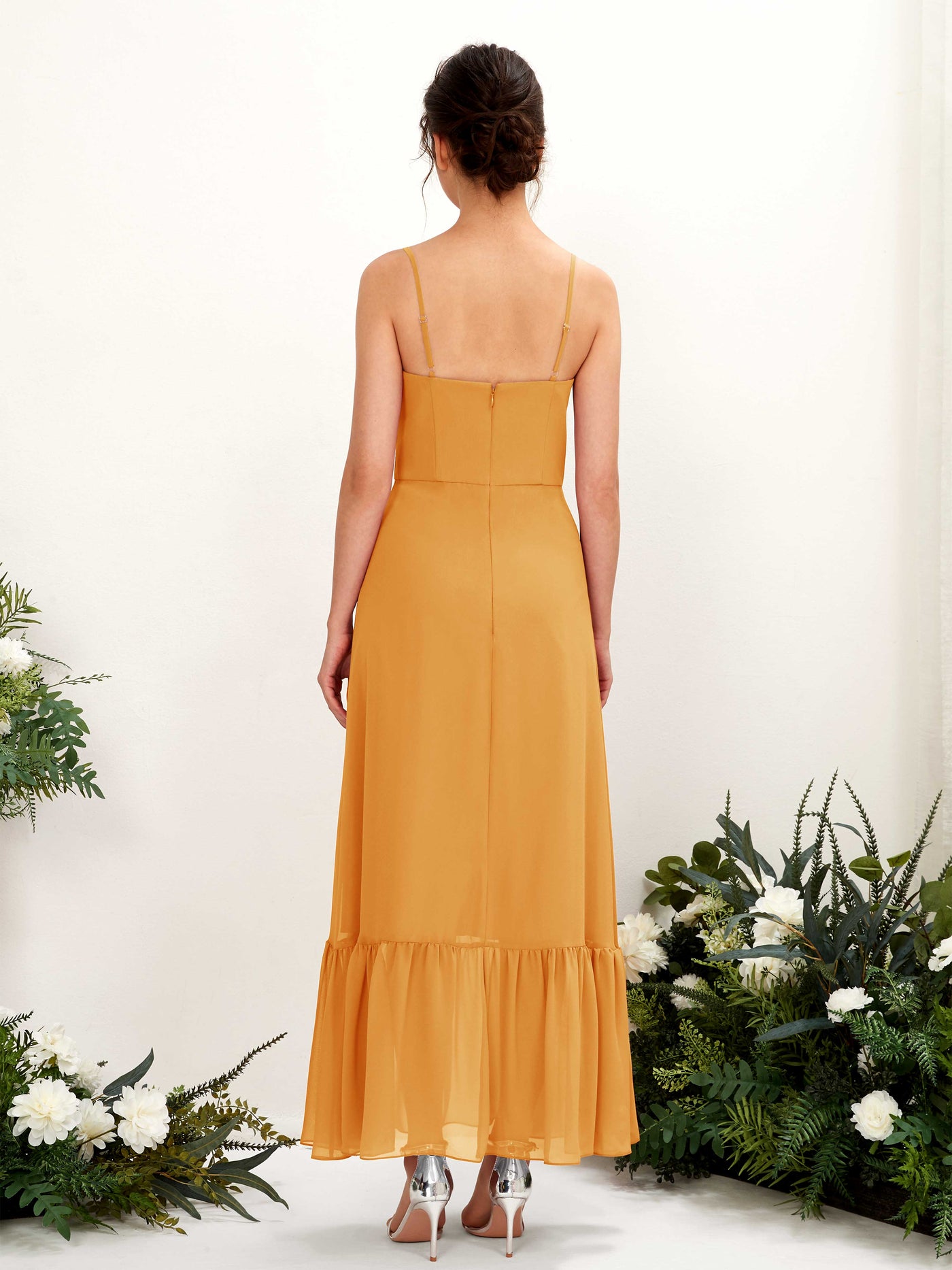 Carlyna Vestido de dama de honor Corte imperial Tirantes finos Hasta el suelo Mango #color_mango