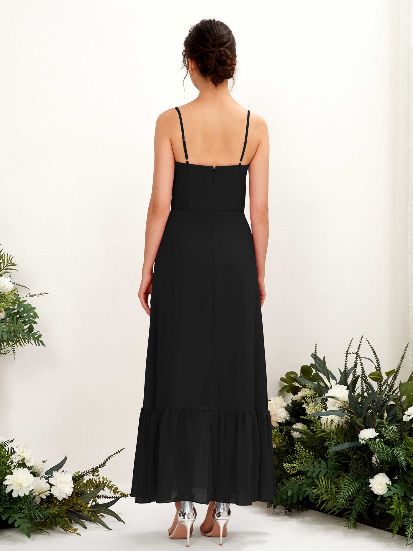 Carlyna Vestido de dama de honor Corte imperial Tirantes finos Hasta el suelo Negro #color_negro
