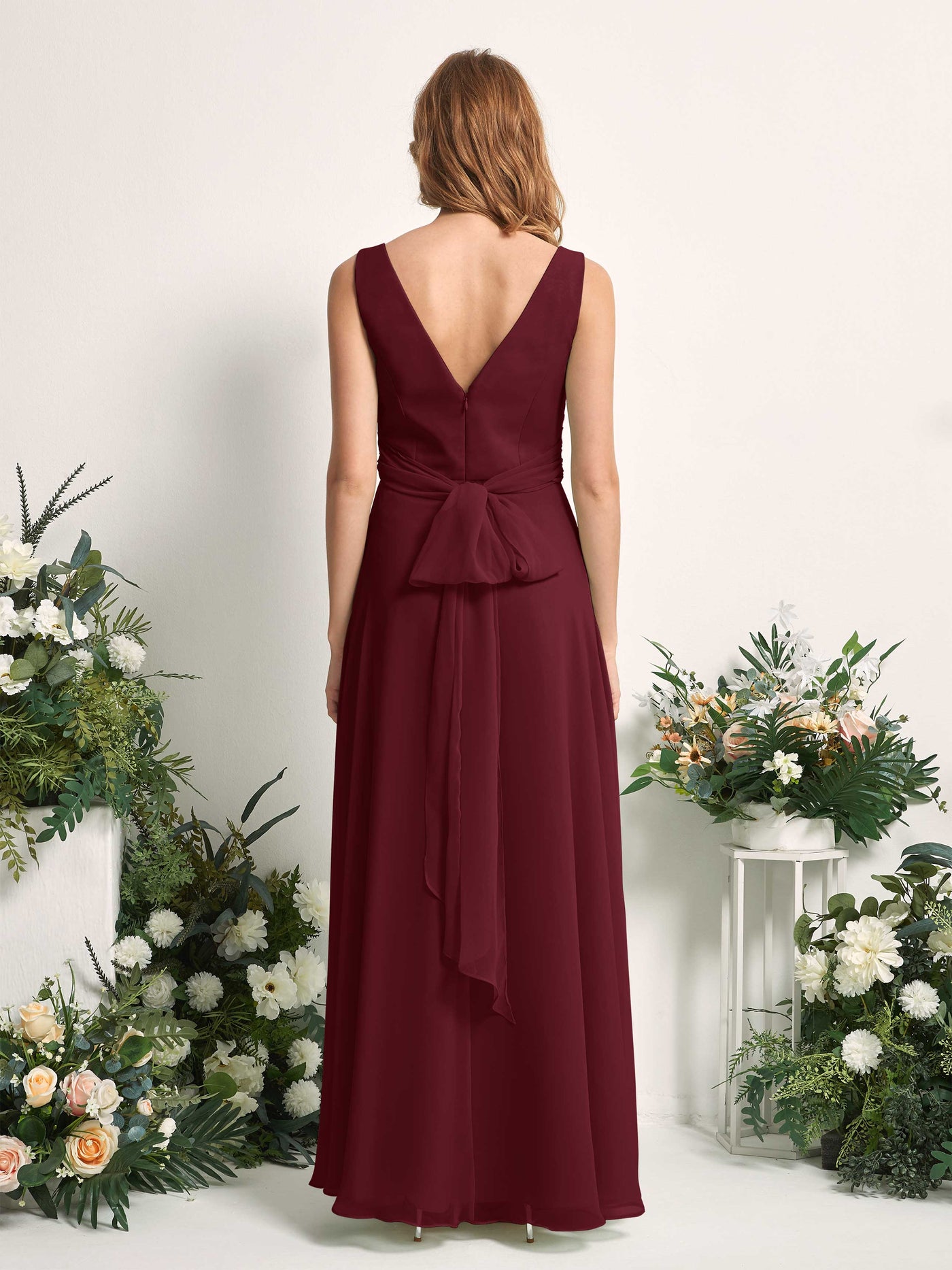 Carlyna Vestido de dama de honor línea A escote en V hasta el suelo Borgoña #color_borgo-a