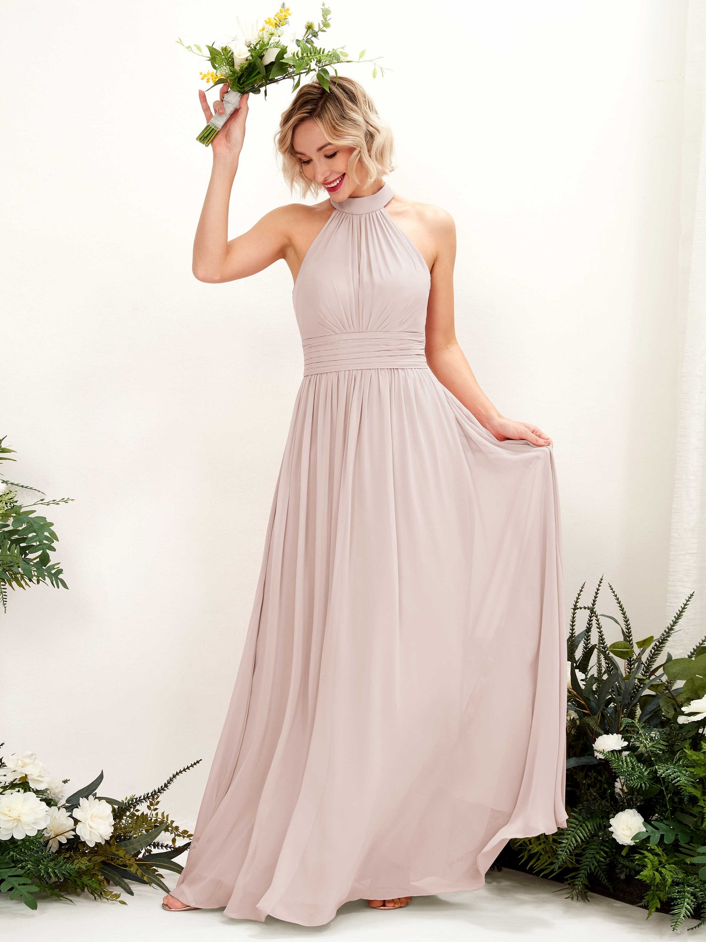 Carlyna Vestido Línea A Cuello Redondo Hasta el Suelo Dama de Honor Biscotti #color_biscotti
