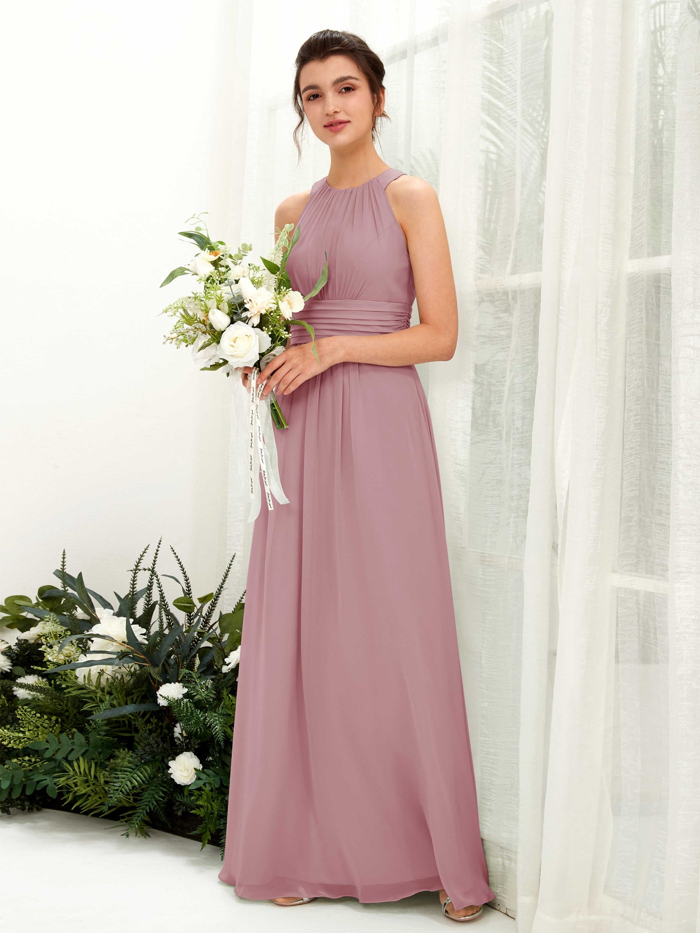 Carlyna Vestido línea A cuello redondo hasta el suelo fruncido dama de honor Malva Clásico #color_malva-cl-sico