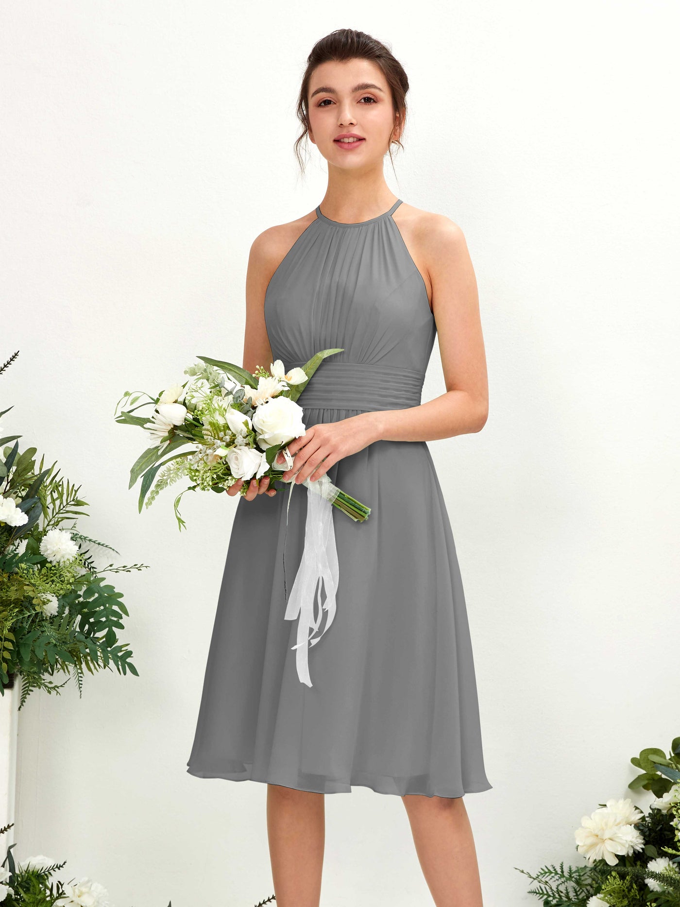 Carlyna Vestido línea A cuello redondo hasta la rodilla gasa dama de honor Gris Acero #color_gris-acero