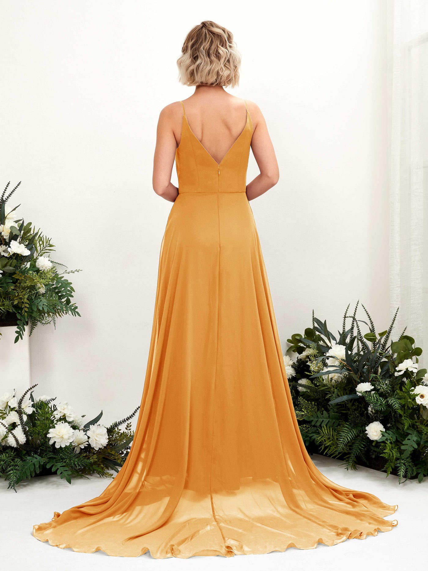 Carlyna Vestido línea A escote en V hasta el suelo gasa dama de honor Mango #color_mango