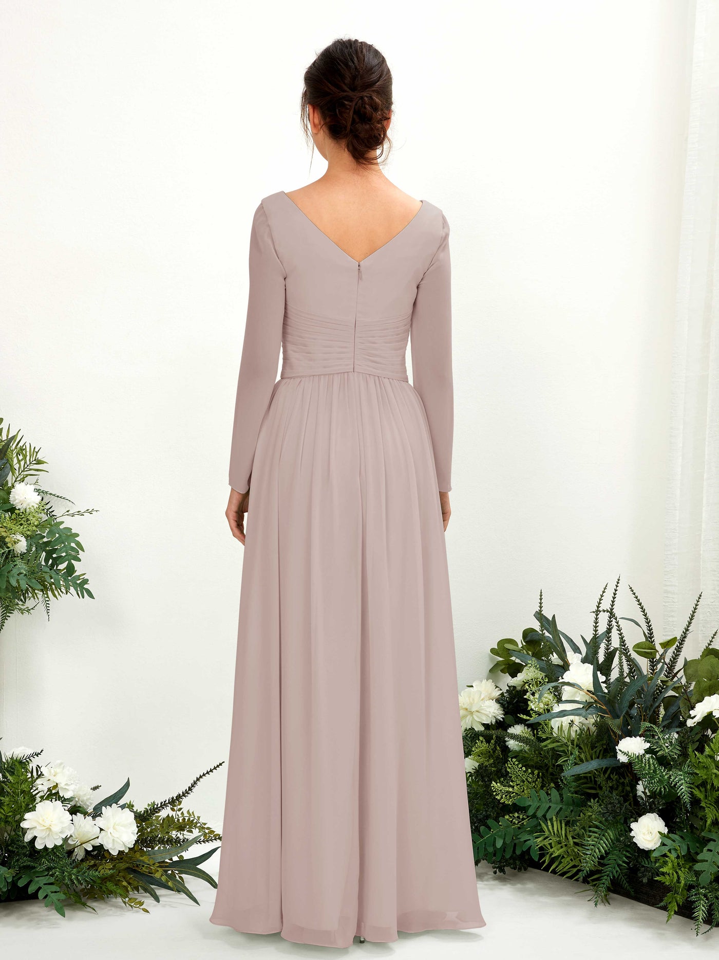 Carlyna Vestido línea A Escote en V Manga larga hasta el suelo dama de honor Gris Pardo #color_gris-pardo