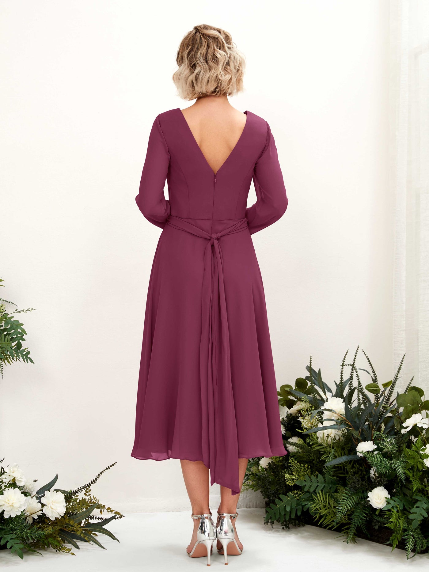 Carlyna Vestido Línea A Escote en V Manga Larga Hasta la tibia Vestidos de dama de honor Chianti #color_chianti