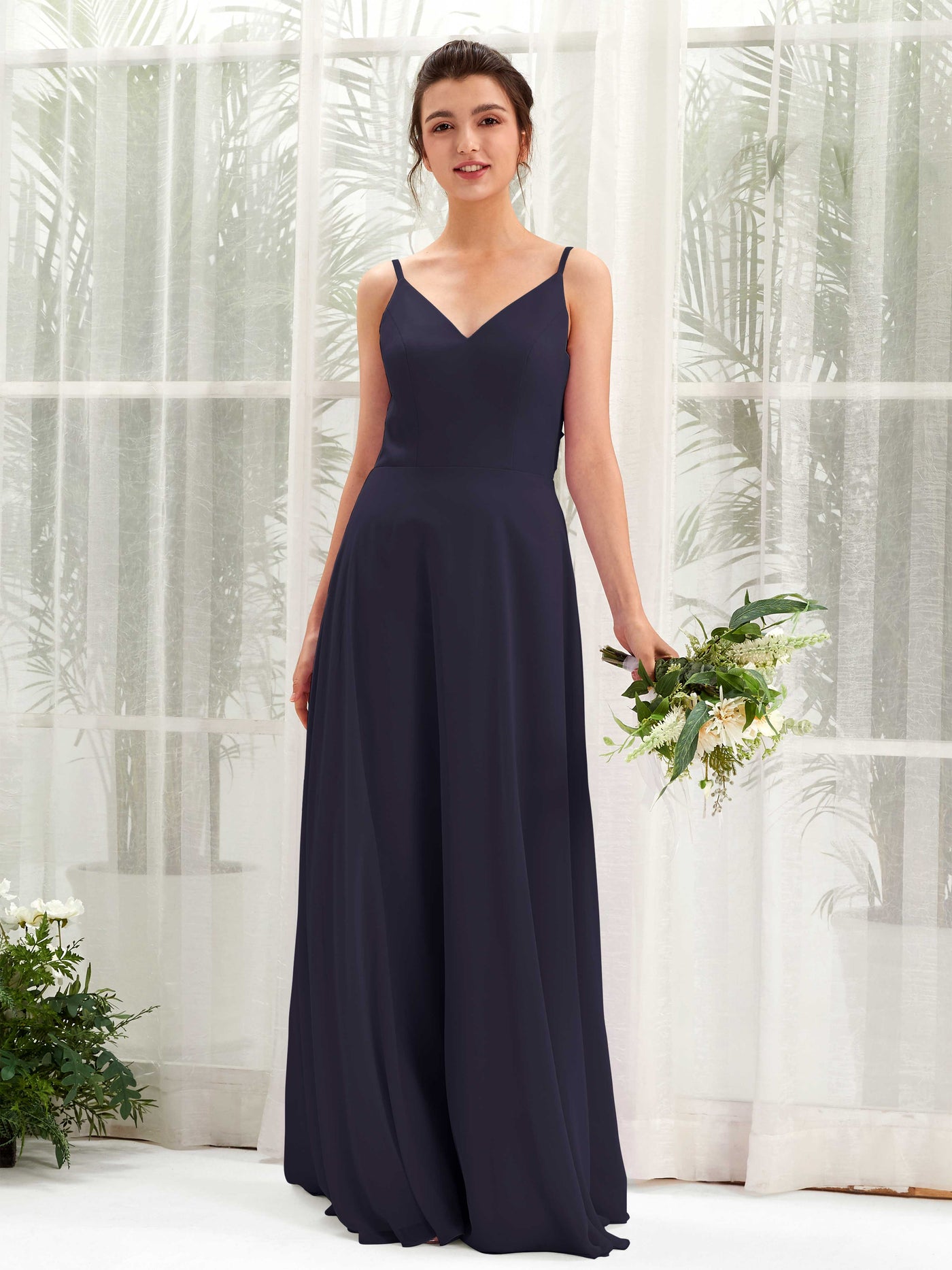 Carlyna Vestido línea A escote en V tirantes finos vestido dama de honor Azul Marino Oscuro #color_azul-marino-oscuro