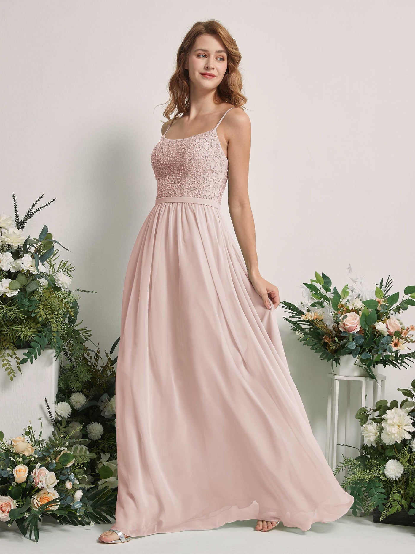 Carlyna Vestido Línea A Escote redondo Largo Gasa Vestidos de dama de honor Biscotti #color_biscotti
