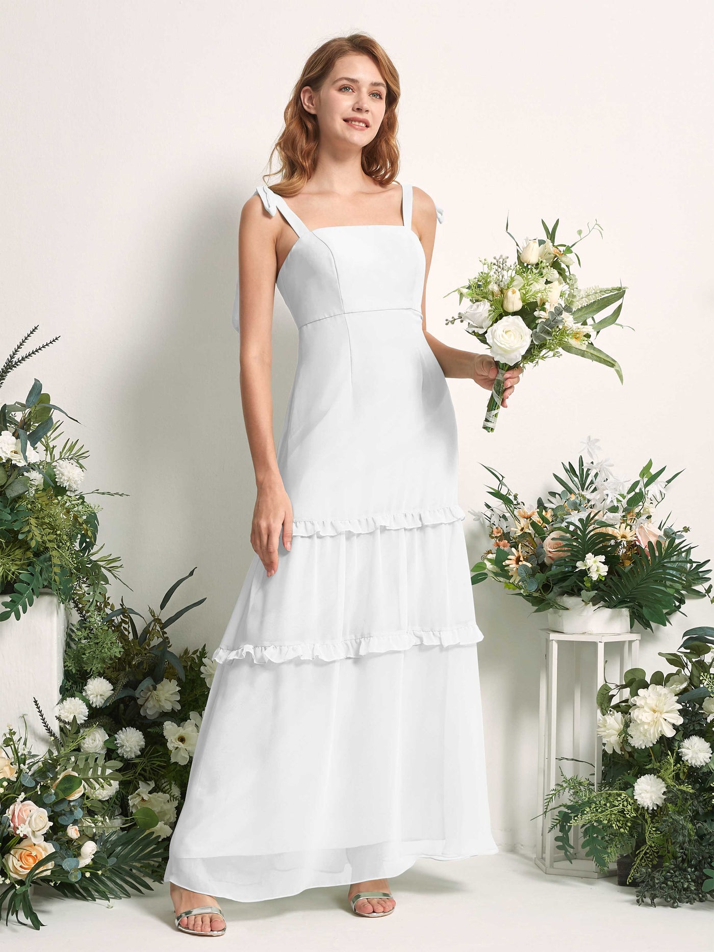 Carlyna Vestido Línea A Hasta el Suelo Escote Derecho Volantes Gasa dama de honor Blanco #color_blanco