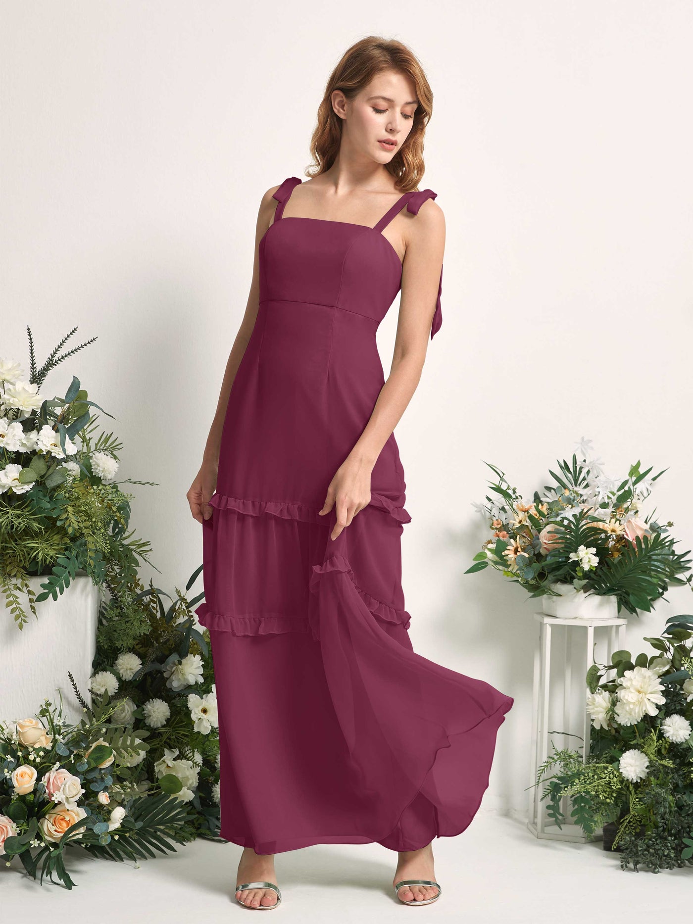 Carlyna Vestido Línea A Hasta el Suelo Escote Derecho Volantes Gasa dama de honor Chianti #color_chianti
