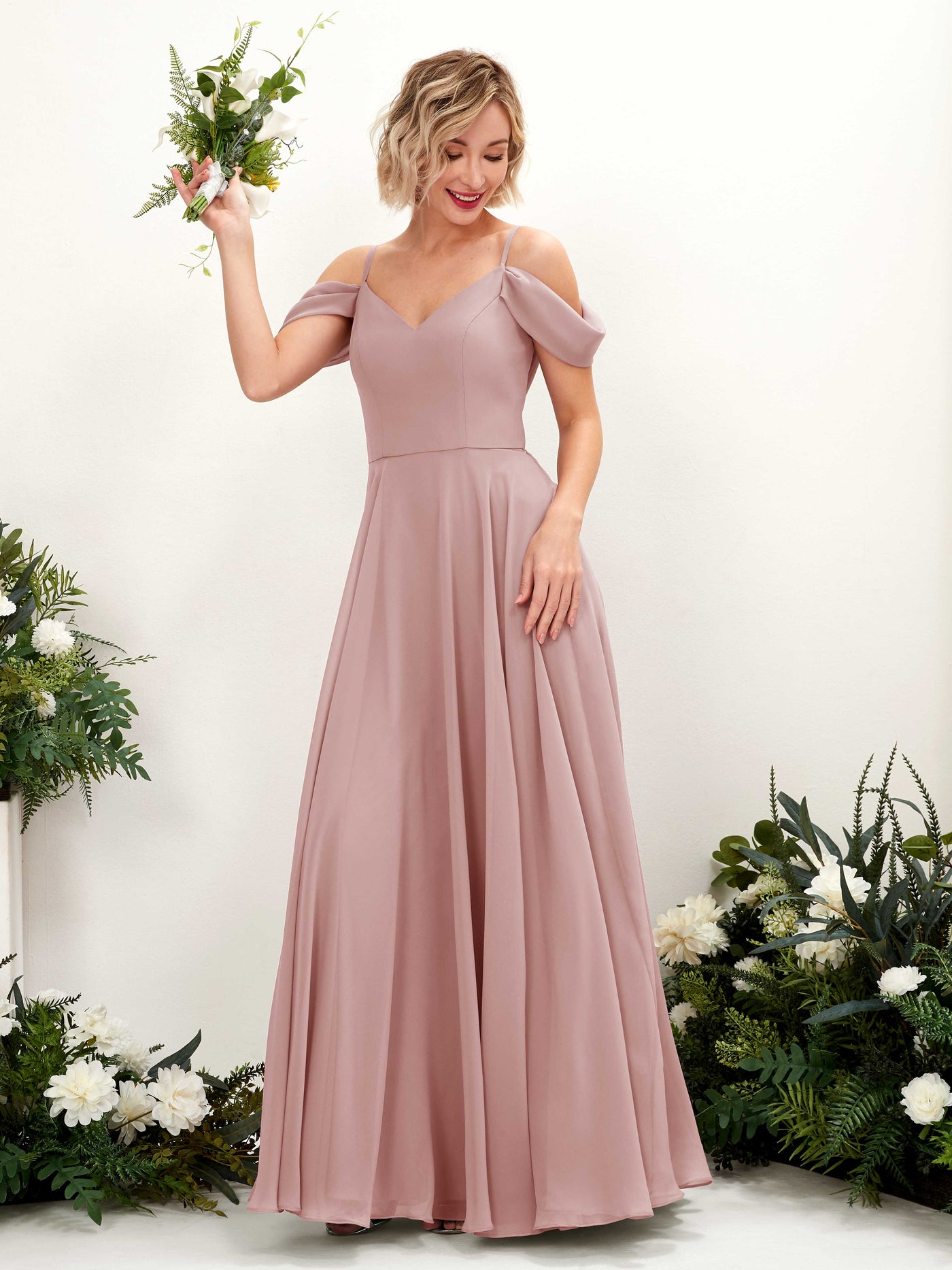 Carlyna Vestido Línea A Hombros caídos Hasta el suelo Gasa dama de honor Rosa Polvorienta #color_rosa-polvorienta