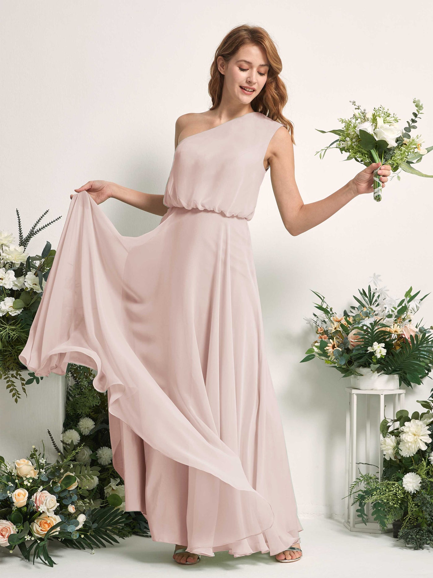 Carlyna Vestido Línea A Un Hombre Hasta el Suelo Vestidos de Dama de Honor Biscotti #color_biscotti